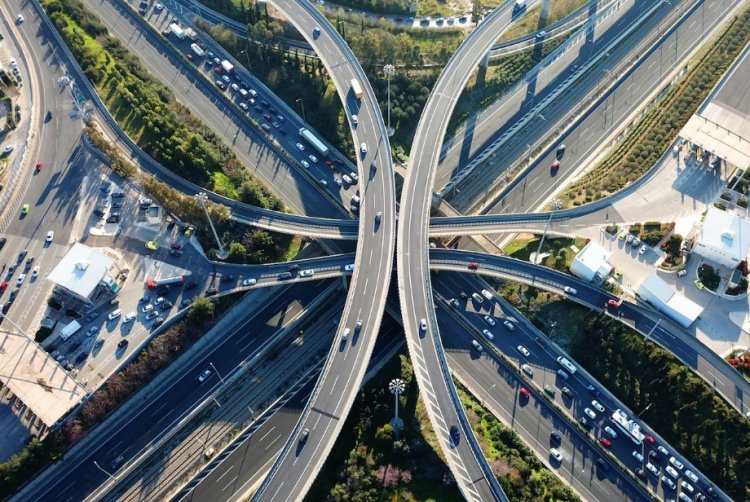 IEA report - Greece: Εύσημα του Διεθνούς Οργανισμού Ενέργειας στην Ελλάδα για την απανθρακοποίηση και τα μέτρα για το κλίμα