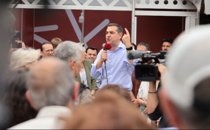 SYRIZA leader Alexis Tsipras: Μας κουνάνε το δάχτυλο γιατί θέλουμε να δώσουμε 13η σύνταξη