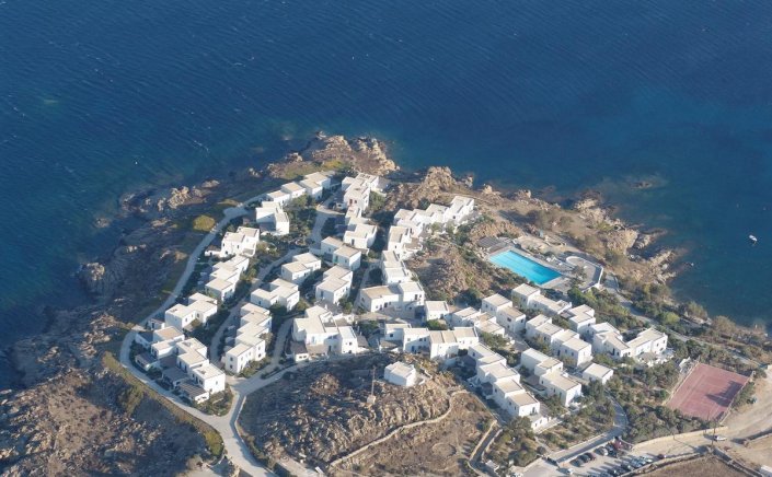 Mayor of Mykonos, K. Koukas: Ξεκινούν εργασίες επισκευής οδοστρώματος στην περιοχή Κόστα Ήλιος “Costa Ilios”