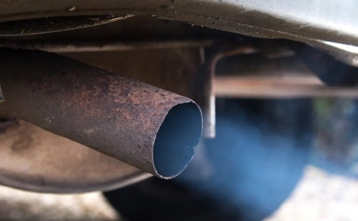 Coronavirus disease: Η ατμοσφαιρική ρύπανση “γέρασε” τους ασθενείς με Covid κατά 10 χρόνια [Μελέτη]