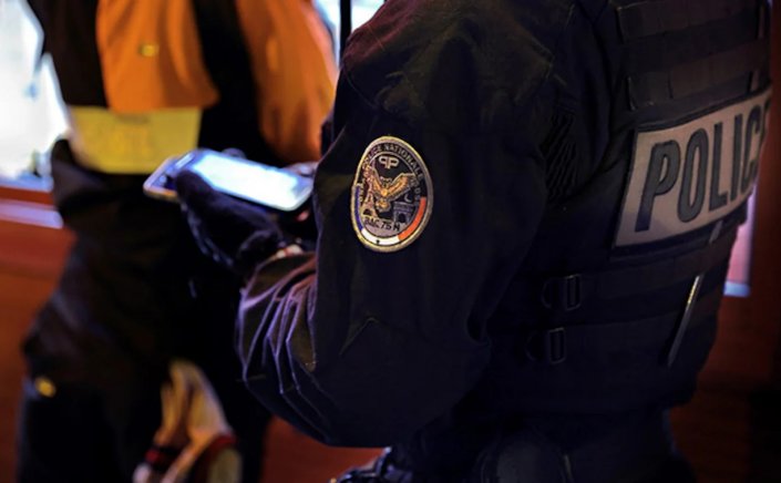 Spy through phones: Η Γαλλία θα επιτρέπει στην αστυνομία να παρακολουθεί πολίτες μέσω των τηλεφώνων τους