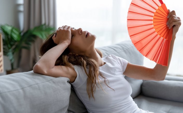 Heatwaves affect human body? Να τι παθαίνει το σώμα μας όταν ο υδράργυρος ανεβαίνει πάνω από τους 40 °C [BBC]