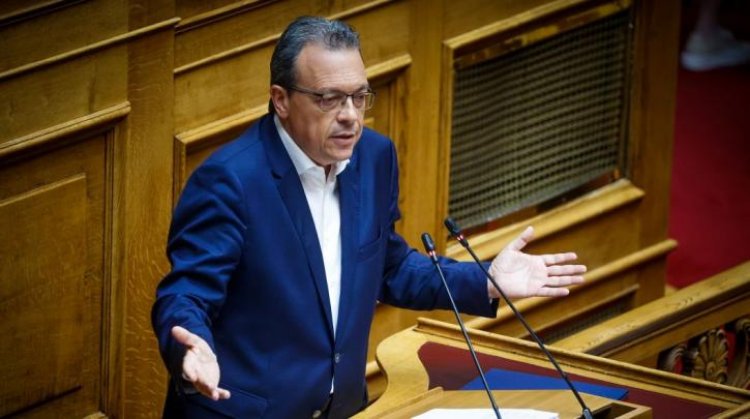 SYRIZA Sokratis Famellos: Θα μας βρείτε απέναντι στο πλιάτσικο και στο ξεπούλημα του δημόσιου πλούτου