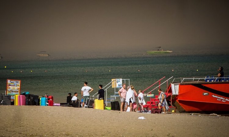 Wildfire in Rhodes: Σε κατάσταση εκτάκτου ανάγκης κηρύχθηκε η δημοτική ενότητα της Νότιας Ρόδου