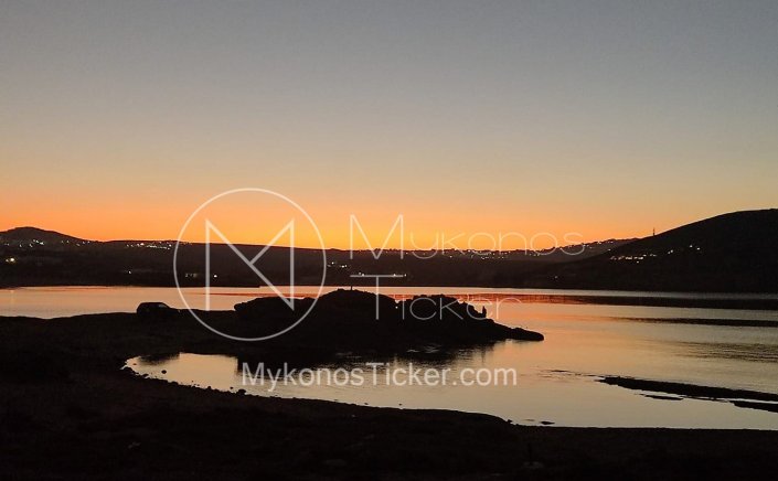 Mykonos arrest: Σύλληψη στη Μύκονο, για ηχορύπανση & παράνομη κατάληψη αιγιαλού με τεράστια αυθαίρετη εξέδρα