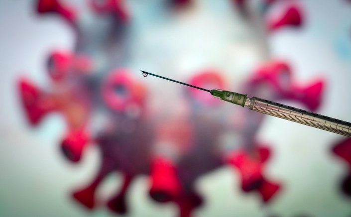 New Covid vaccines: «Φουντώνει» η ανησυχία για τη νέα εξάπλωση του Covid; Μαζί με τα αντιγριπικά & τα  εμβόλια κατά της υποπαραλλαγής «Eris»