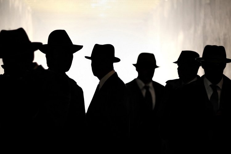 Tax Control Policy: Και ιδιώτες στο κυνήγι των χρεών προς την Εφορία!!  Θα επιτρέπεται και έφοδος φοροεισπρακτόρων στα σπίτια των οφειλετών!!