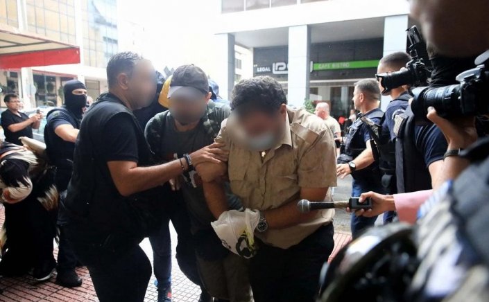 Tragic death of passenger: Ποινική δίωξη για ανθρωποκτονία με ενδεχόμενο δόλο στον άνδρα που έσπρωξε τον 36χρονο Αντώνη