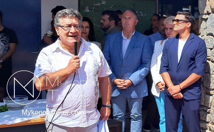 Mykonos Schools: Ο Νίκος Σαντοριναίος απαντά στα «δημοσιεύματα» - Δεν εκβιάζομαι, καιρός να ξυπνήσουν οι νέοι και να μάθουν τι παίζεται τόσα χρόνια