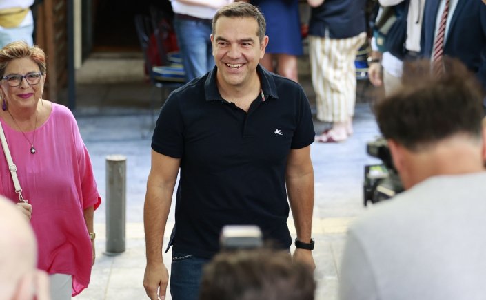 SYRIZA leadership contest / Εκλογές ΣΥΡΙΖΑ - Τσίπρας: Βιάστηκαν πολύ όσοι κήρυξαν τον ΣΥΡΙΖΑ απόντα, θα είμαστε εδώ!! Παράταση μέχρι τις 21:00 για την ψηφοφορία