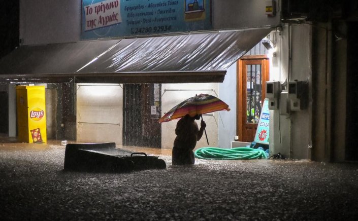 Rainstorm Elias: Το πρώτο φως αποκάλυψε τις καταστροφές!! Νέες δραματικές εικόνες από τη «λίμνη» του Βόλου - 330 απεγκλωβισμοί