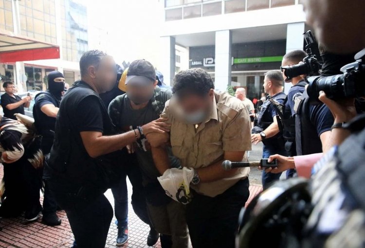 Tragic death of passenger: Ποινική δίωξη για ανθρωποκτονία με ενδεχόμενο δόλο στον άνδρα που έσπρωξε τον 36χρονο Αντώνη