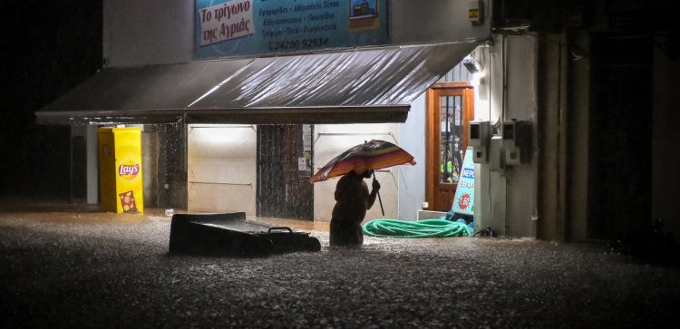 Rainstorm Elias: Το πρώτο φως αποκάλυψε τις καταστροφές!! Νέες δραματικές εικόνες από τη «λίμνη» του Βόλου - 330 απεγκλωβισμοί