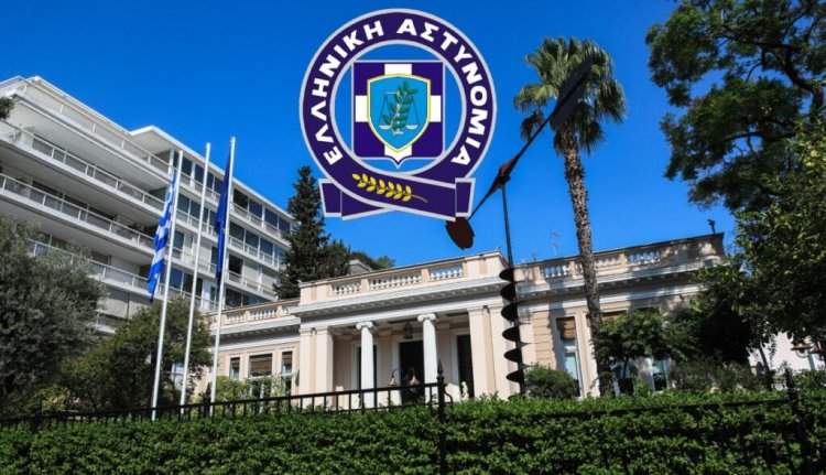 Arrest: Προφυλακίστηκε για εκβιασμούς ο διοικητής του αστυνομικού τμήματος της Ίου  - Το παρασκήνιο και η παράνομη δράση του στην Μύκονο με… πλάτες - Ο «προστάτης» του συλληφθέντα