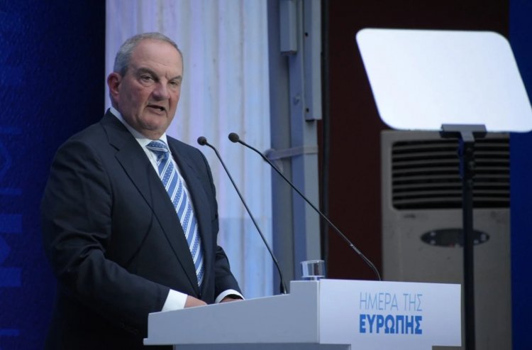 Past PM Karamanlis: Τα «χώνει χοντρά» ο Καραμανλής στην Ευρώπη - και στο Βερολίνο