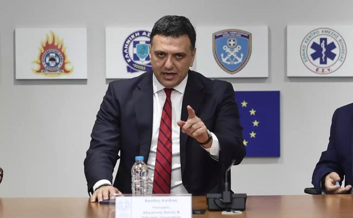 Vassilis Kikilias: Μια συνέντευξη πληρώνει με... τόκο ο Κικίλιας