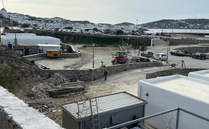 Mykonos - ΔΕΥΑΜ: Προχωρούν οι εργασίες για το έργο των δύο φορητών μονάδων αφαλάτωσης στα Παλαιά Σφαγεία Μυκόνου