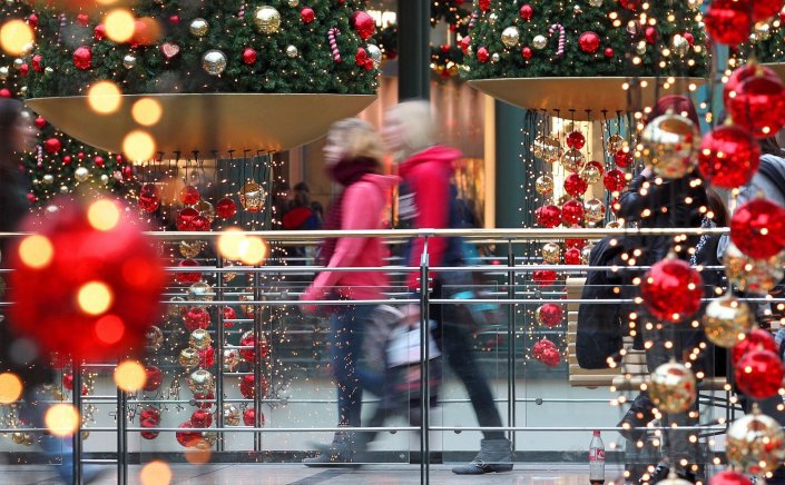 Christmas opening times 2023: Αρχίζει στις 12 Δεκεμβρίου το εορταστικό ωράριο