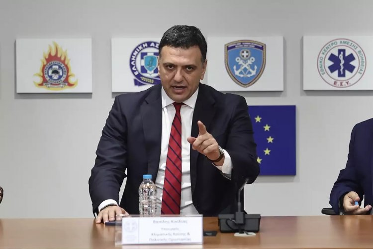 Vassilis Kikilias: Μια συνέντευξη πληρώνει με... τόκο ο Κικίλιας