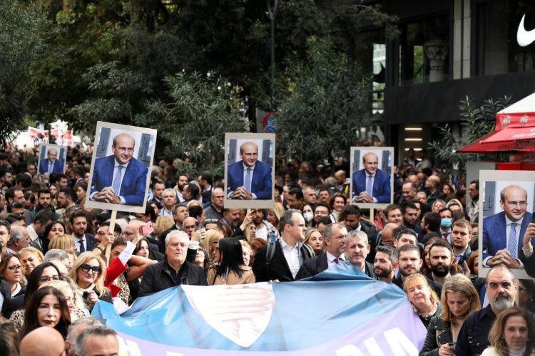 Self-Employment Tax: Το «κίνημα της γραβάτας» φέρνει 4 υποχωρήσεις στο φορολογικό