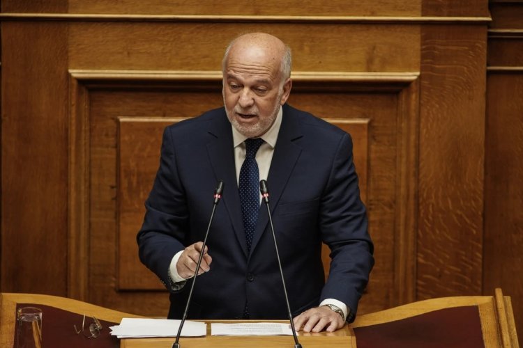 Min of Justice Floridis: Από τις «προσωπικές απόψεις» Φλωρίδη, στον νόμο για το τέλος στο ακαταδίωκτο των τραπεζικών στελεχών