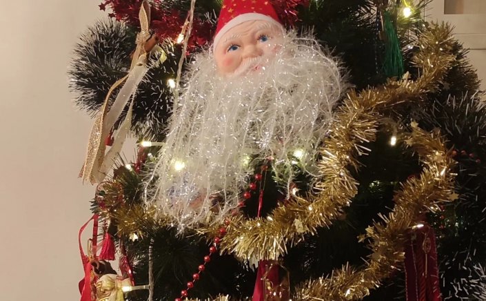 Joyeuses Fêtes! Ευχές Χριστουγέννων από τον νέο Δήμαρχο Σύρου - Ερμούπολης Αλέξη Αθανασίου