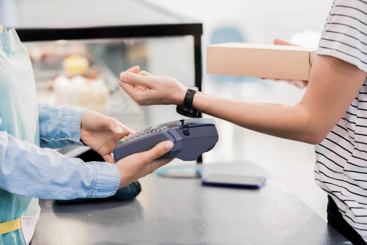 POS System: Υποχρεωτικά POS παντού, από το νέο έτος επιπλέον 35 δραστηριότητες - Ηλεκτρονικές πληρωμές σε μεσίτες, αγοραπωλησίες ακινήτων, ταξί, λαϊκές αγορές [Οι 35 ΚΑΔ]