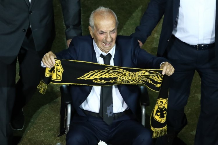 Notable Death: Πέθανε ο Κώστας Νεστορίδης, o θρύλος της ΑΕΚ - Θρήνος στο ελληνικό ποδόσφαιρο