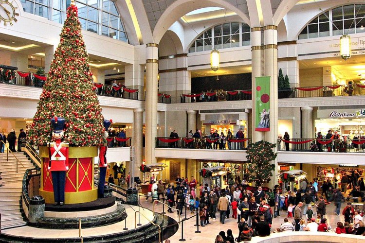 Christmas opening times 2023: Κατόπιν εορτών τα ρεπό όσων εργαστούν τις τρεις τελευταίες Κυριακές του 2023 [Εγκύκλιος]