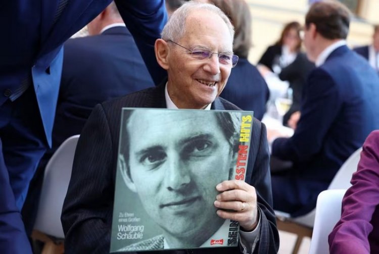 Wolfgang Schaeuble: Πέθανε σε ηλικία 81 ετών ο Βόλφγκανγκ Σόιμπλε, υπουργός Οικονομικών της Γερμανίας κατά τη διάρκεια της κρίσης χρέους του ευρώ