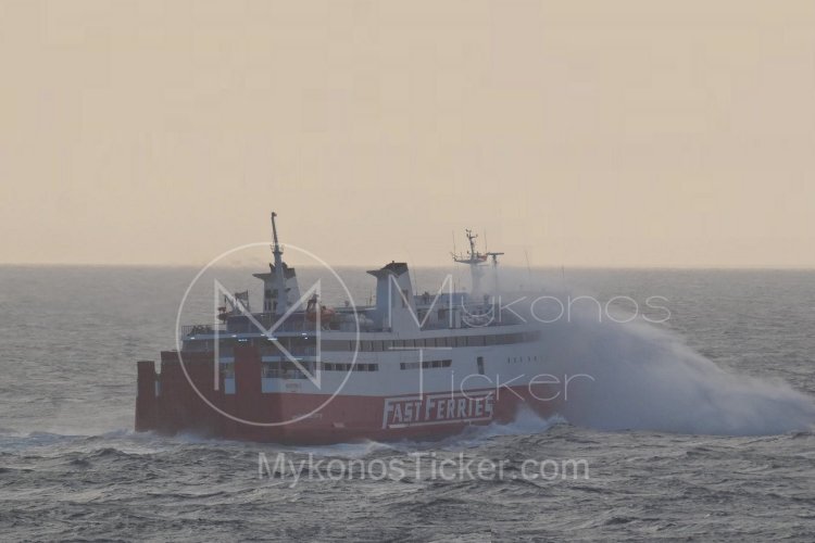 Lifting of a sailing ban: Άρση απαγορευτικού απόπλου από το απόγευμα για Πειραιά & Λαύριο - Σε ισχύ η απαγόρευση απόπλου από τη Ραφήνα