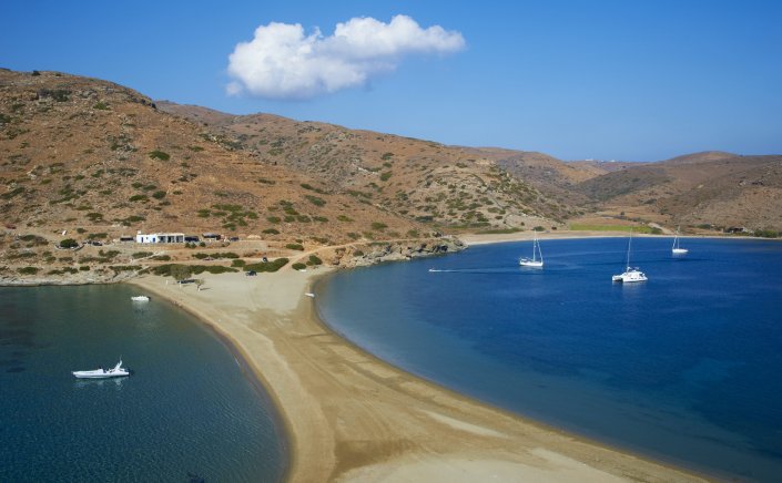 Kythnos Tourism Investments: Το project «Εξυπνο Νησί» και η εμβληματική επένδυση των 30 εκατ. του πρώην ΞΕΝΙΑ στα Λουτρά
