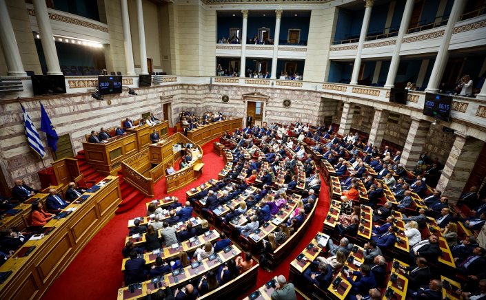 Same-sex marriage:  Πέρασε με 176 ψήφους το νομοσχέδιο για την ισότητα στον γάμο για τα Ομόφυλα ζευγάρια