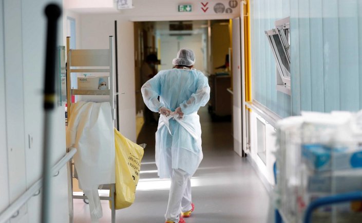 Health Care System: Ιδιωτικά ιατρεία γιατρών του δημοσίου & είσοδος ιδιωτών στα νοσοκομεία