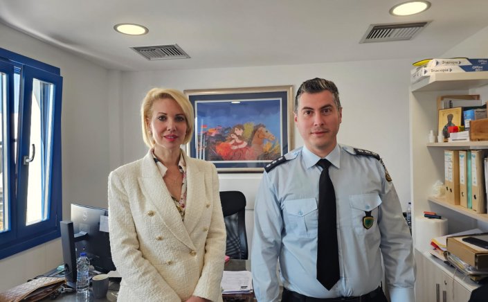 MP Katerina Monogiou: Επίσκεψη της Κατερίνας Μονογυιού στην Υποδιεύθυνση Αστυνομίας Μυκόνου