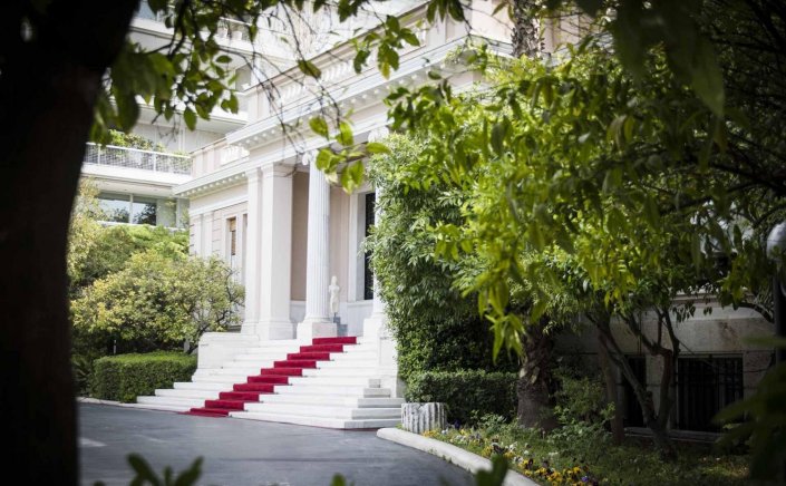 Maximos Mansion: Το Μαξίμου στοχοποιεί Ανδρουλάκη, «αγνοεί» Κασσελάκη!!