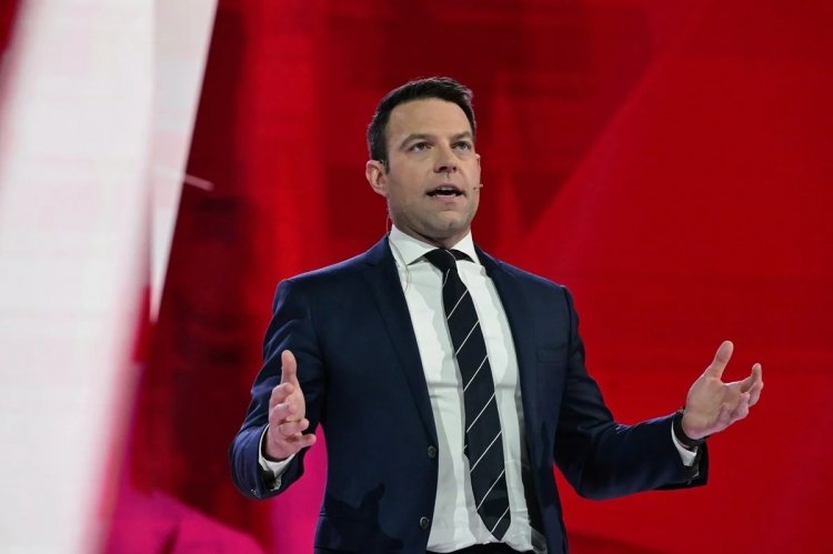 Syriza Congress - Kasselakis: «Προσφεύγω στις ρίζες μου, στα μέλη και τον κόσμο του ΣΥΡΙΖΑ - Βρείτε μου αντίπαλο και πάμε»