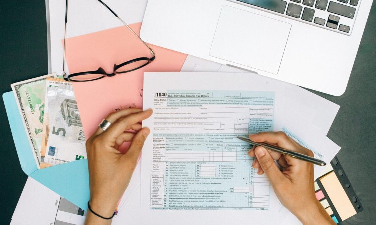 Tax Declaration 2024: Ποιους 18αρηδες καλεί η Εφορία, να υποβάλλουν δηλώσεις - Ποιοί εξαιρούνται