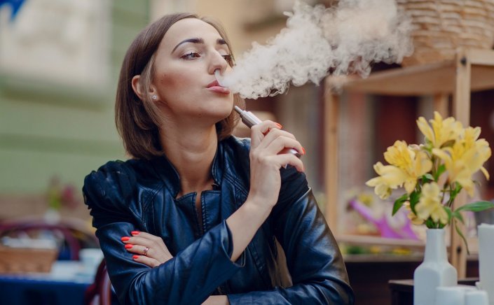 Electronic Cigarettes: Το άτμισμα μπορεί να οδηγήσει σε καρδιακή ανεπάρκεια - Τι έδειξε νέα μελέτη