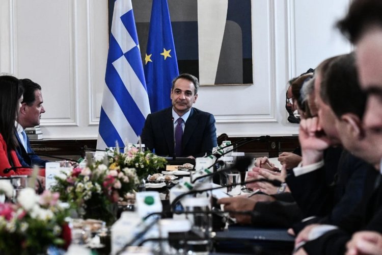Political Developments: Η αναδιάταξη στο Μαξίμου και τα πρόσωπα σε θέσεις κλειδιά - Γιατί η κυβέρνηση έκλεισε τη συζήτηση περί ανασχηματισμού