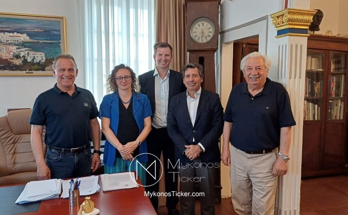 Cruise Season 2024: Συνάντηση Χρήστου Βερώνη και Αθανάσιου Κουσαθανά - Μέγα με εκπροσώπους της Royal Caribbean Cruises