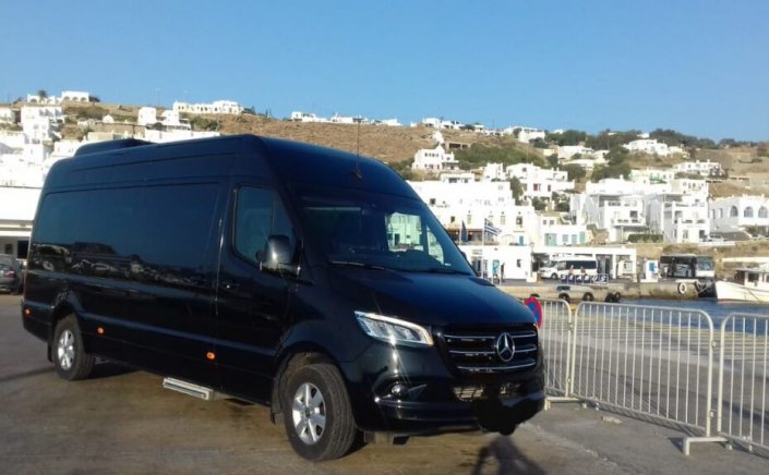 Νομοσχέδιο Τουρισμού: Υπερψηφίστηκαν οι διατάξεις για τα Επιβατικά Ιδιωτικής Χρήσης