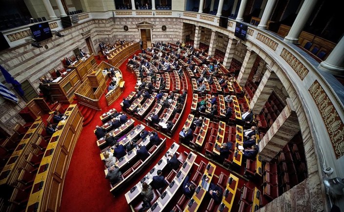 Wiretapping Scandal: Πέντε κόμματα της αντιπολίτευσης καλούν στη Βουλή την Αδειλίνη σε σχέση με το πόρισμα του Αρείου Πάγου για τις Υποκλοπές