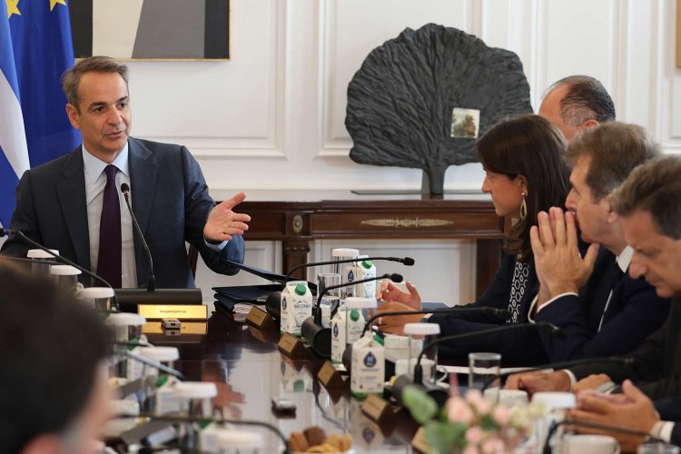 Political Developments: Ούτε οι υπουργοί δεν ξέρουν τι θα εξαγγελθεί στη ΔΕΘ!!