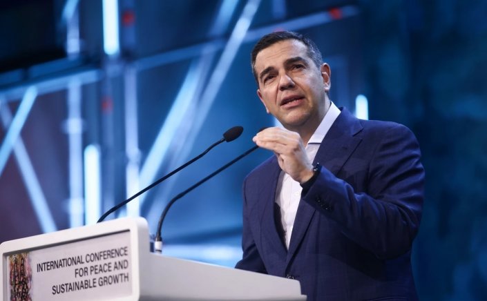 SYRIZA-PA: Η βράβευση του Αλέξη, η... σιωπή του και οι παρουσίες - μηνύματα