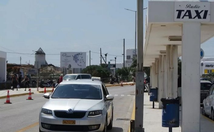 Credit Card Payment Signage: Την ερχόμενη εβδομάδα ξεκινούν οι έλεγχοι στα ταξί για τα αυτοκόλλητα - 1.000 ευρώ το πρόστιμο