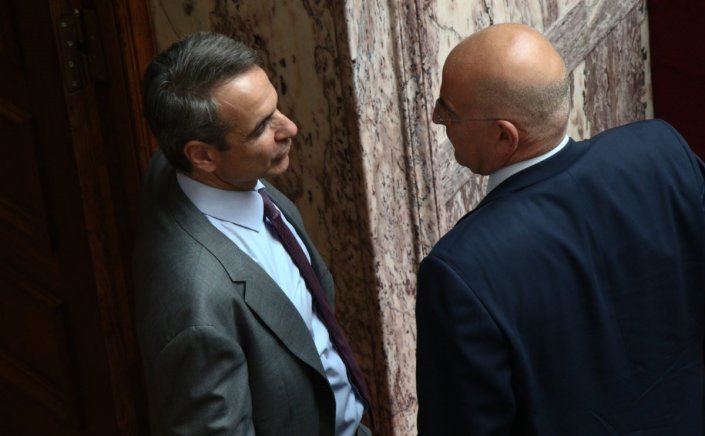PM Mitsotakis: Κίνηση αντιπερισπασμού μετά το «όχι» Καραμανλή - Σαμαρά!! Ο Μητσοτάκης κάλεσε στην Κρήτη τον Δένδια!!