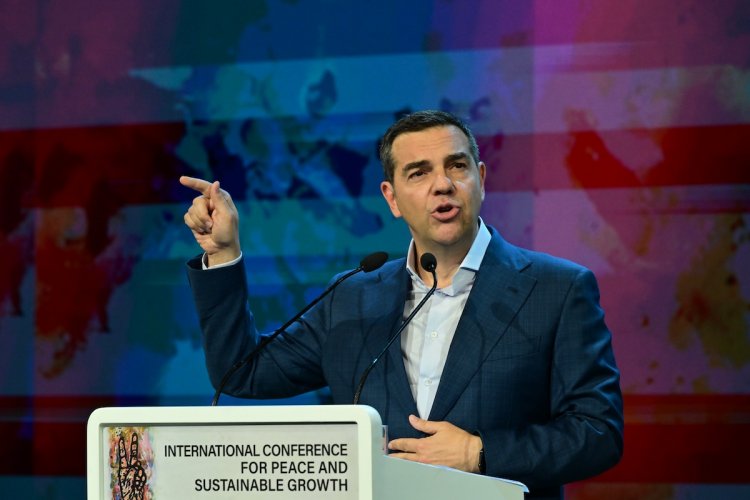 Alexis Tsipras Institute: Συμπόσιο με θέμα την Ελληνική Οικονομία, οργανώνει ο Τσίπρας, τη στιγμή που ο ΣΥΡΙΖΑ θυμίζει Δελφινάριο