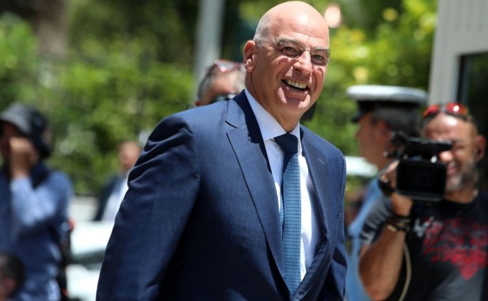 Greek presidential election: Γιατί ο Δένδιας το ξεκόβει τελείως για την Προεδρία