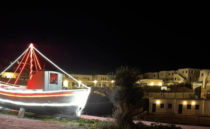 Joyeuses Fêtes!Οι ευχές της  Αντιδημάρχου Παιδείας και Κοινωνικής Μέριμνας, Μαρσούλας Χανιώτη για τα Χριστούγεννα και το Νέο Έτος!